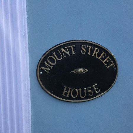 ブレコン Mount Street House Bed & Breakfast エクステリア 写真