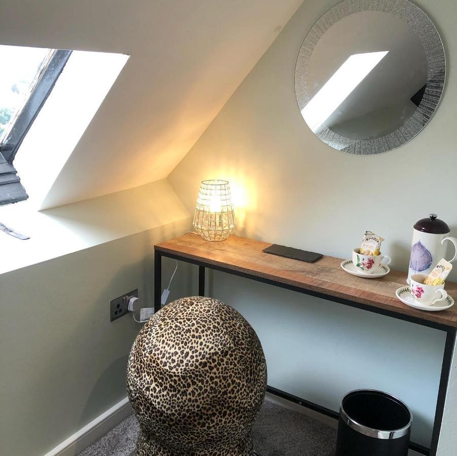 ブレコン Mount Street House Bed & Breakfast エクステリア 写真