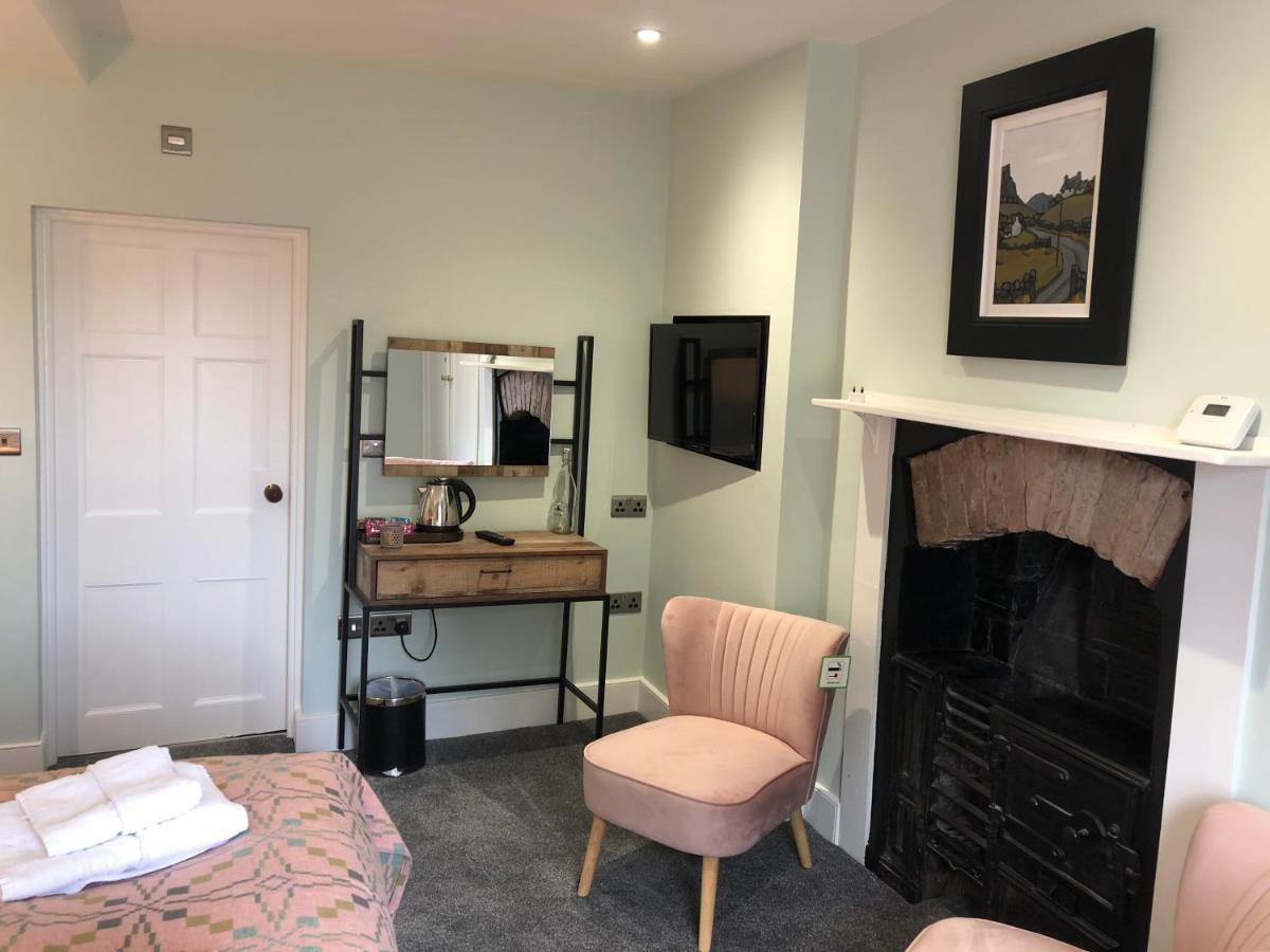 ブレコン Mount Street House Bed & Breakfast エクステリア 写真